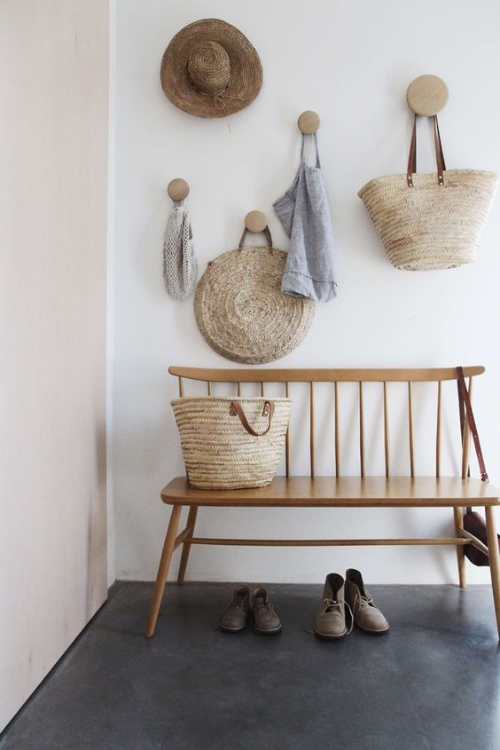 decorar-un-recibidor-pequeño-perchero